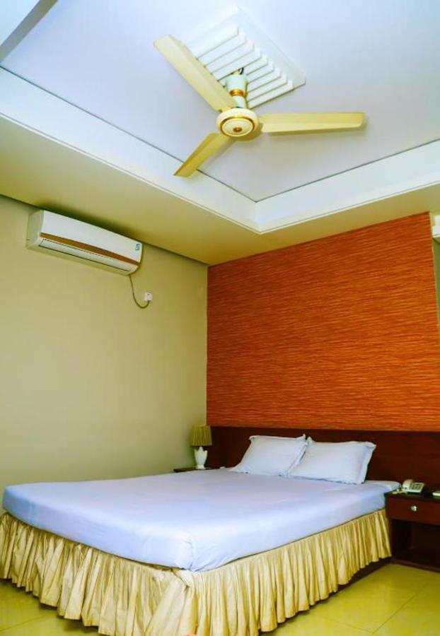 Hotel Royal Living Hotel&Suites Chittagong Buitenkant foto