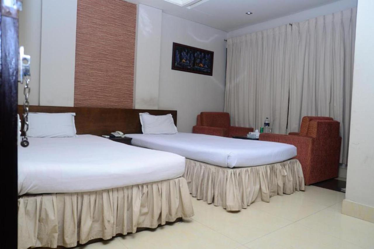 Hotel Royal Living Hotel&Suites Chittagong Buitenkant foto