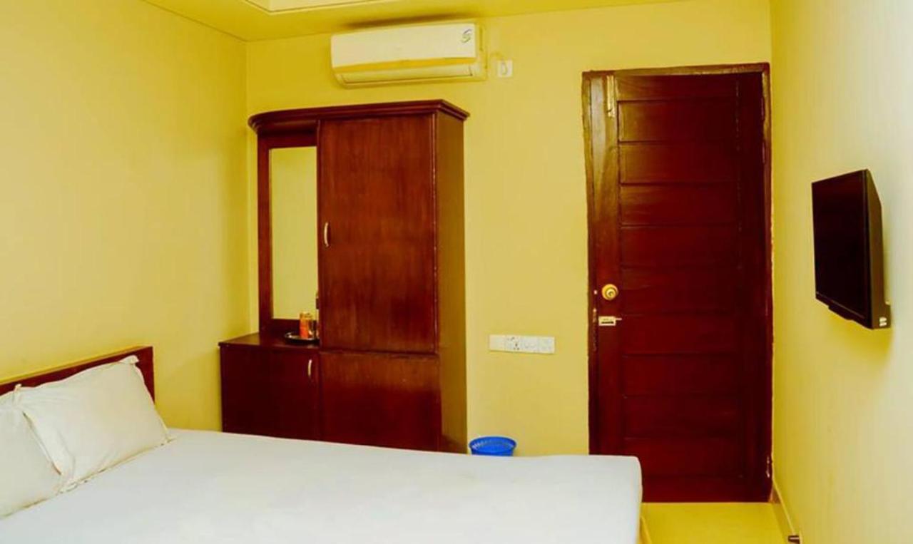 Hotel Royal Living Hotel&Suites Chittagong Buitenkant foto