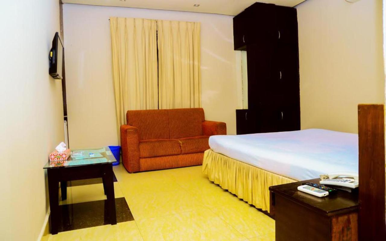 Hotel Royal Living Hotel&Suites Chittagong Buitenkant foto