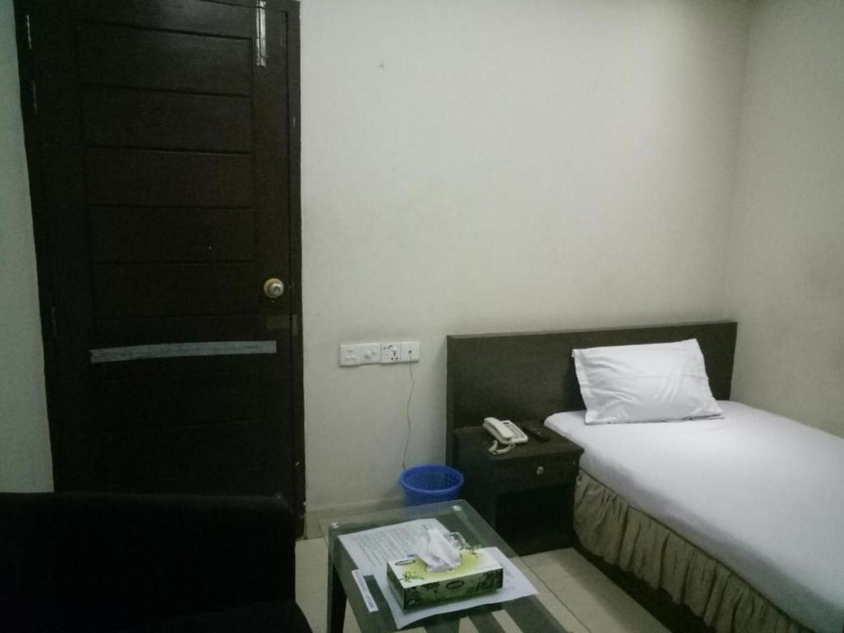 Hotel Royal Living Hotel&Suites Chittagong Buitenkant foto